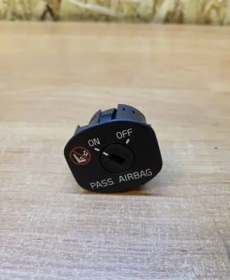Volvo XC90 Passenger airbag on/off switch 30795215 08023B B0331