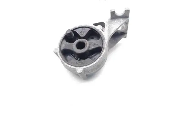 Peugeot 3008 II Engine mount bracket 743253