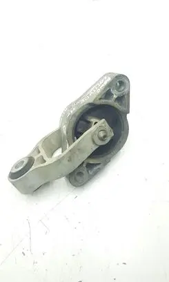 Renault Latitude (L70) Engine mount bracket
