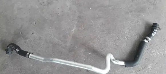 Mercedes-Benz C W205 Engine coolant pipe/hose 2058301002