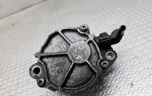 Citroen C4 I Vacuum pump D1562B