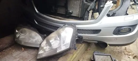 Mercedes-Benz ML W164 Front piece kit brak