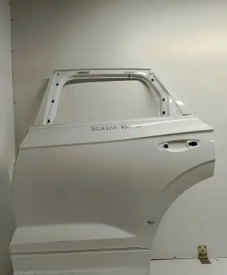 Volkswagen Touareg III Rear door