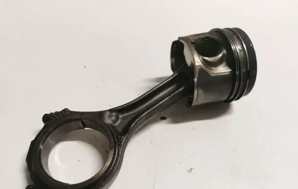 Audi A8 S8 D3 4E Piston with connecting rod 057A