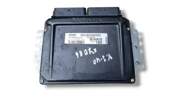 Volvo S40, V40 Engine control unit/module ECU S118245022A P30644185