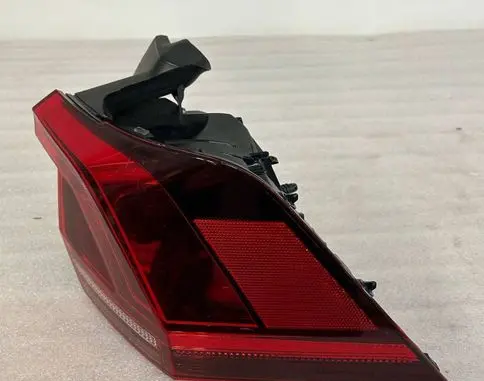Volkswagen Tiguan Rear/tail lights 5NA945208C