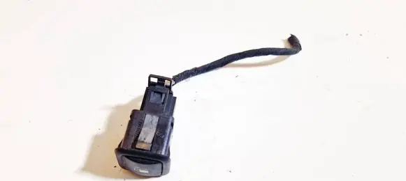 Seat Toledo II (1M) Fuel tank opening switch 3b0959833a