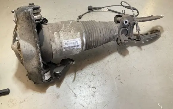 Audi Q7 4L Air suspension front shock absorber 7L8616039D A66ATE026155790