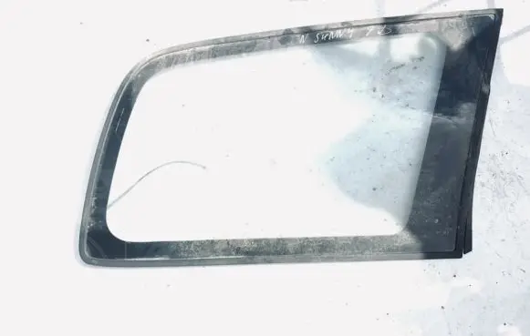 Nissan Sunny Rear side window