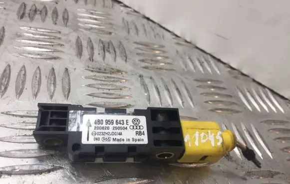 Audi A3 S3 8P Airbag deployment crash/impact sensor 4B0959643E 11045