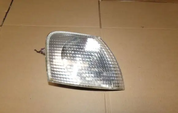 Volkswagen PASSAT B5 Front indicator light