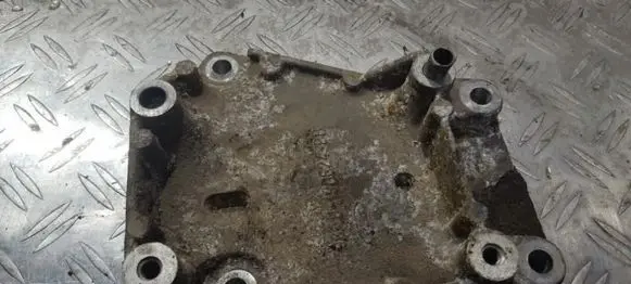 Ford Focus Engine mounting bracket 98ab19d624bb