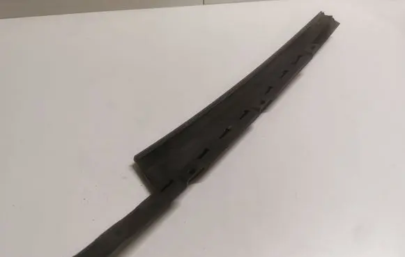 Audi Q7 4M Front door glass trim molding 4M0837901