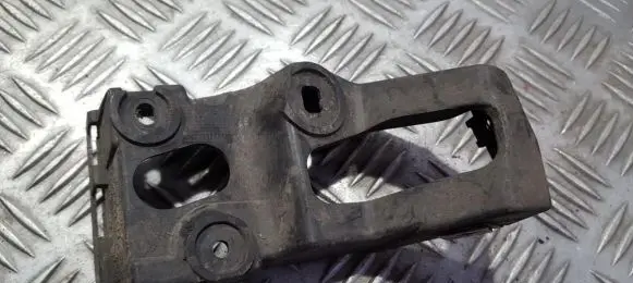 Audi A4 S4 B6 8E 8H Fender mounting bracket 8e0853922b