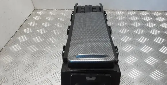 Land Rover Range Rover Sport L494 Cup holder DK62045H62BD