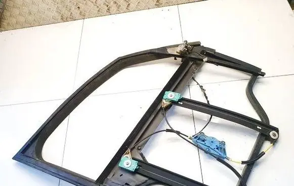 Audi A2 Front door window/glass frame 8z0837754a