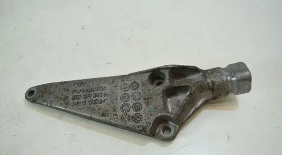 Audi A4 S4 B6 8E 8H Engine mounting bracket 8E0199343H