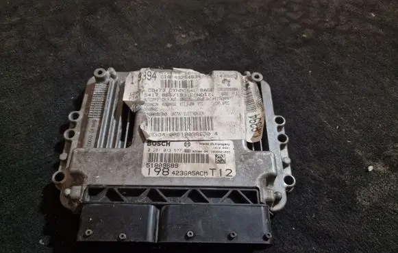 Fiat Punto (199) Engine control unit/module 0281013577 51809689