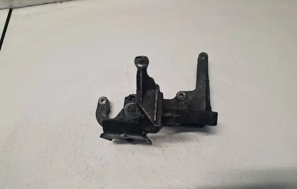 Ford Focus Engine mounting bracket AV6Q9B470BB