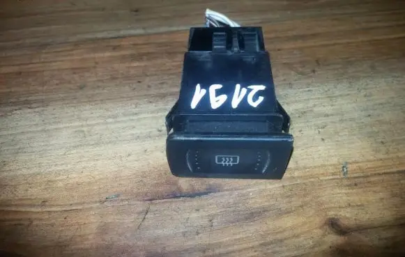 Volkswagen Golf IV Windscreen/window heater switch 1J0959621C