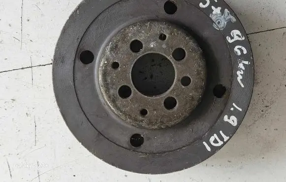 Volkswagen PASSAT B5.5 Crankshaft pulley 038105243F