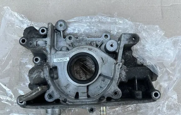 Nissan Patrol Y61 Oil pump 15010VB300