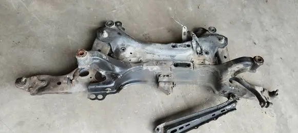 Toyota Avensis T270 Front subframe