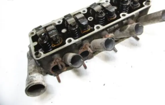Opel Corsa B Engine head R90400110