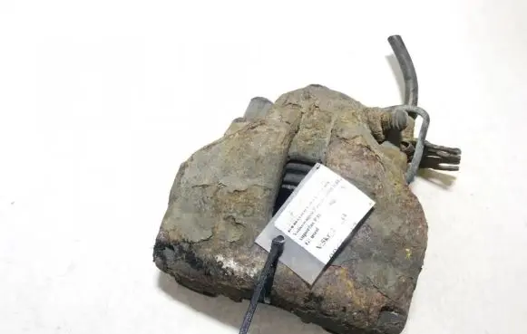 Volkswagen PASSAT B5 Front brake caliper