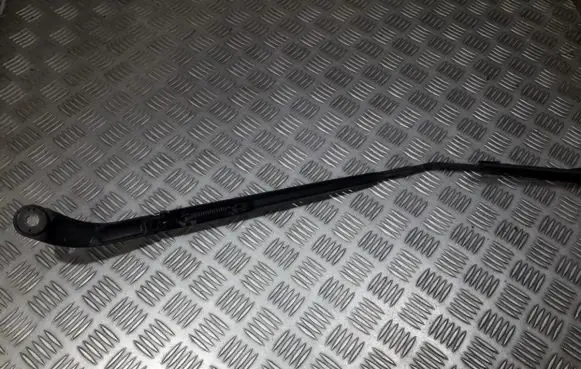 Nissan Qashqai Front wiper blade arm 8017917a