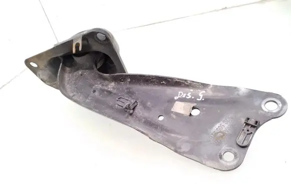 Volkswagen PASSAT B8 Rear upper control arm/wishbone 5Q0505226C 1K02505130L