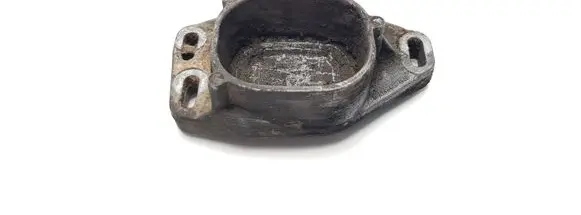 Volkswagen PASSAT B5.5 Engine mounting bracket 8D0199335Q