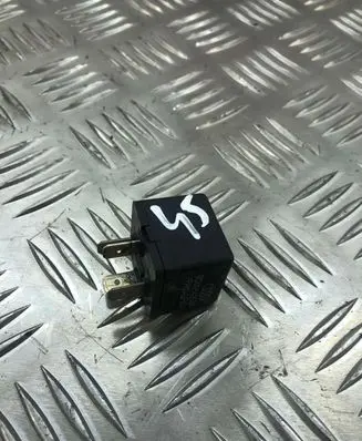 Audi A6 S6 C6 4F Other relay 8D0951253A