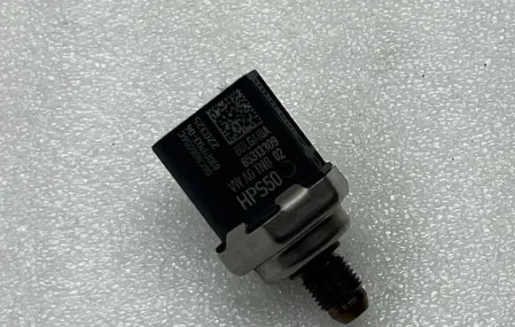 Audi A3 8Y Fuel pressure sensor 04C906054C
