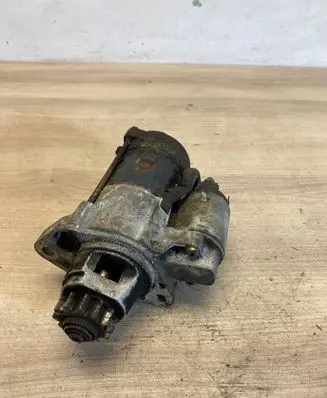 Nissan X-Trail T30 Starter motor 233008h801