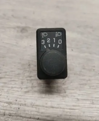 Nissan Primera Headlight level height control switch 37044A