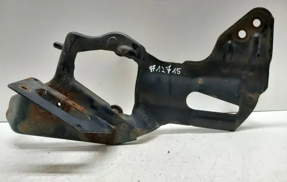 Mercedes-Benz R W251 Pneumatic air compressor holding bracket A2513210040 2513210040
