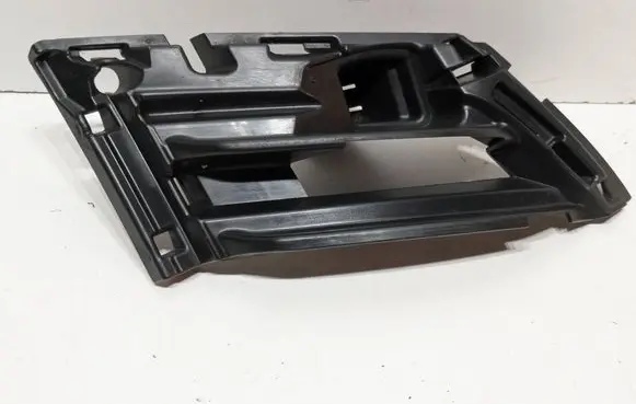 Skoda Octavia Mk3 (5E) Front bumper mounting bracket 5E0807723A