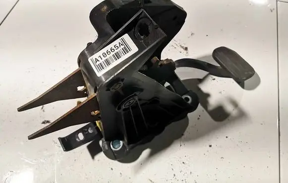 Renault Laguna III Brake pedal 