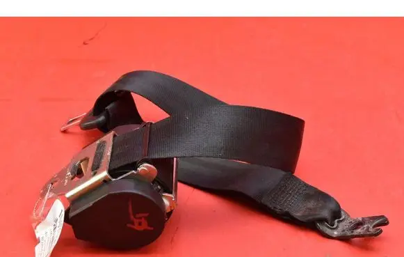 Skoda Octavia Mk3 (5E) Front seatbelt 620192500
