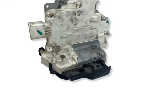 Audi A3 S3 8P Rear door lock 4F0839015