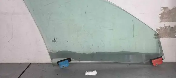 Maserati Quattroporte Front door window glass four-door 43R001596