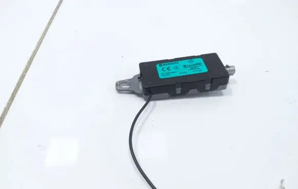 Renault Zoe Aerial antenna amplifier 282305426R