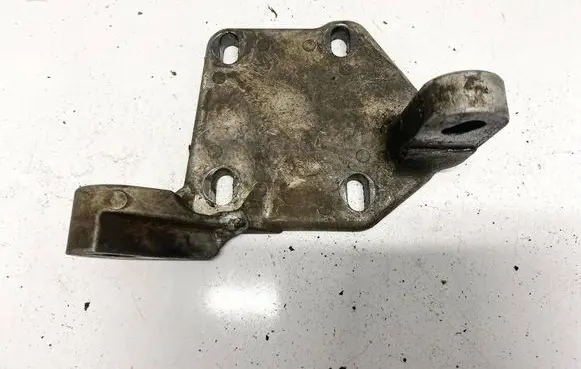 Volvo XC90 Engine mounting bracket 9480817 1728