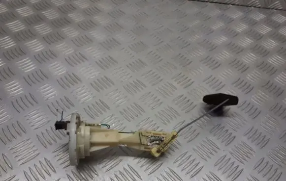 Mercedes-Benz E W210 Fuel level sensor A2105420517