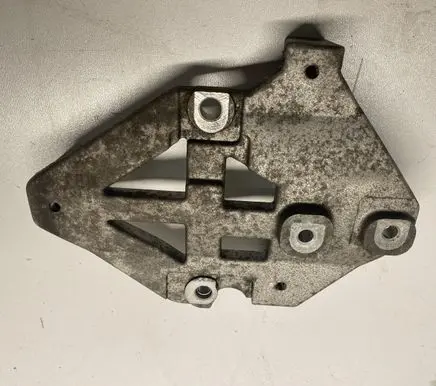 KIA Optima A/C compressor mount bracket PODSTA