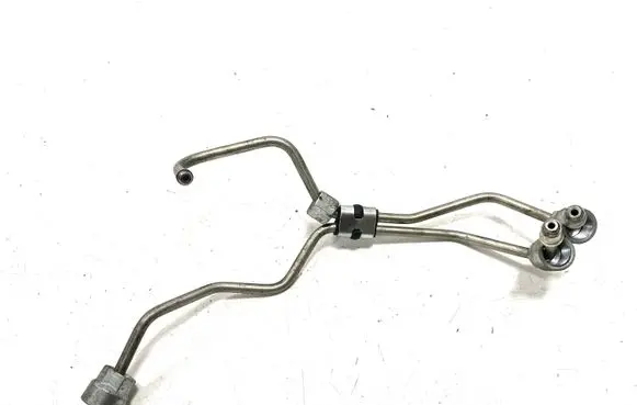 Fuel injector supply line/pipe