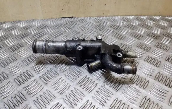 Engine coolant pipe/hose