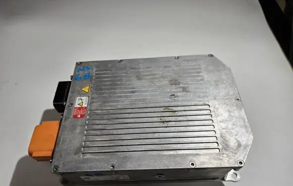 Volkswagen Crafter Battery control module 5QE915681N