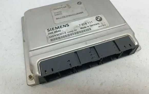 BMW 5 E39 Engine control unit/module 7518111 5WK90014 DMEMS43